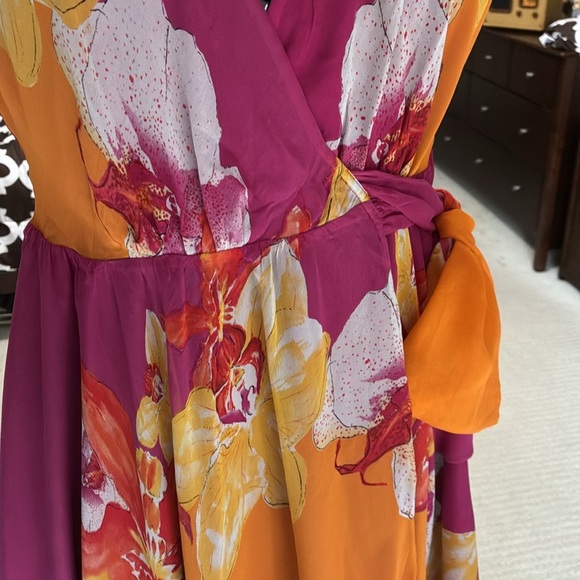 Diane von Furstenberg Rewa 100% Silk Pink & Orange Floral Wrap Dress Size 4 - Picture 3 of 15
